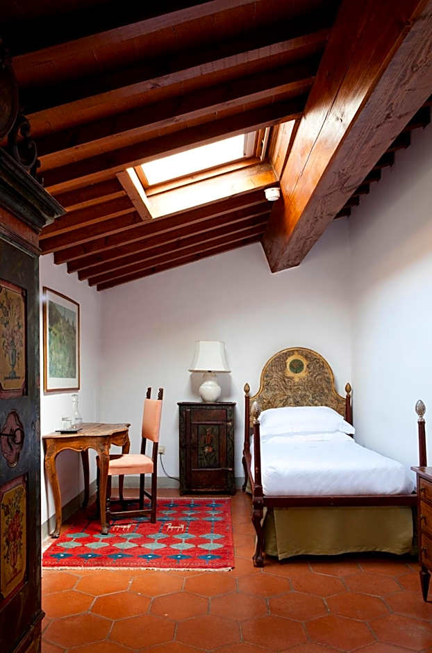 Photo 1 of 1 of Single Room