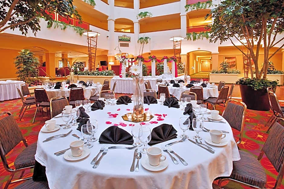 Holiday Inn & Suites Springfield-I-44 By IHG
