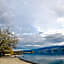 Peaceful and Spacious Lake View