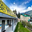 Young Monk Hostel & Cafe Manali