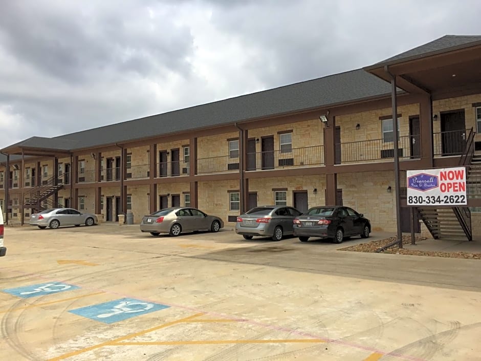 Pearsall Inn and Suites