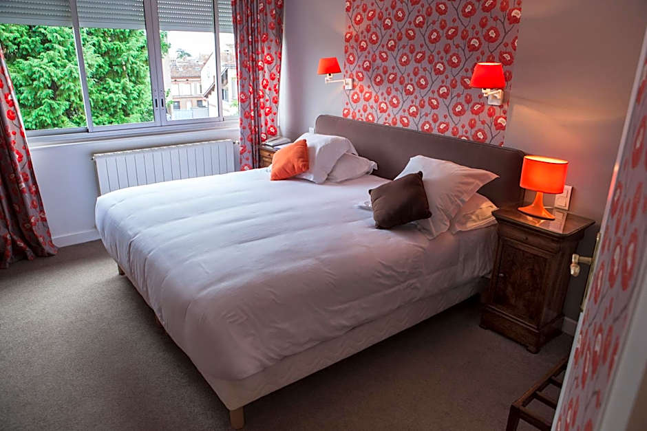 Photo 1 of 10 of Junior Suite