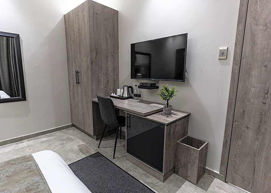 Luxe Suites Boutique Hotel