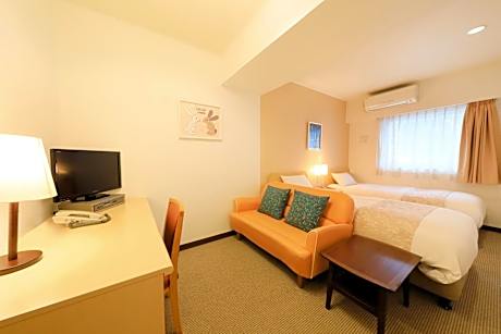 Twin Room with Bathroom