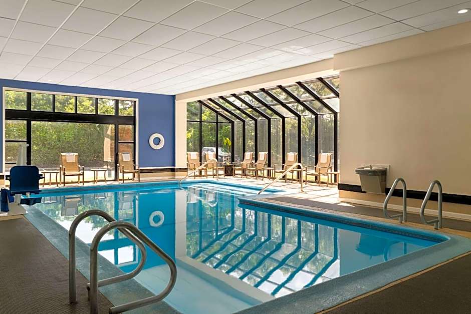 DoubleTree By Hilton Hotel Bradley International Airport