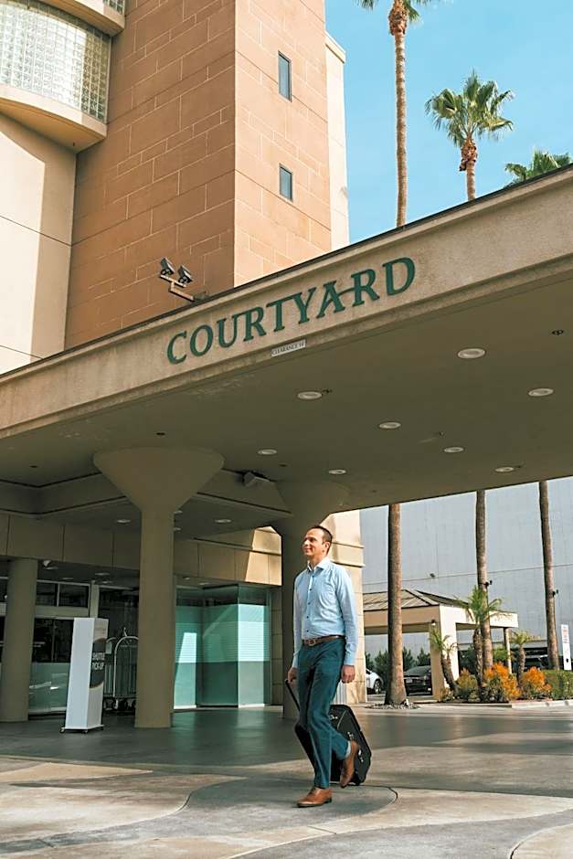 Courtyard by Marriott Los Angeles LAX/Century Boulevard