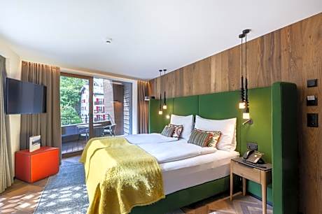 Large Twin Room with Balcony