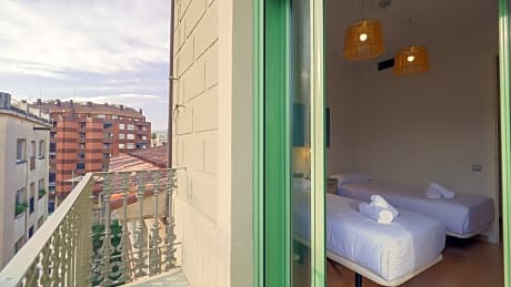 APARTMENT 3 BEDROOMS 2 BATHROOM 4 PEOPLE