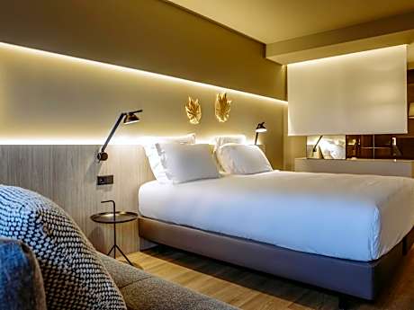 Superior King Suite with Sofa