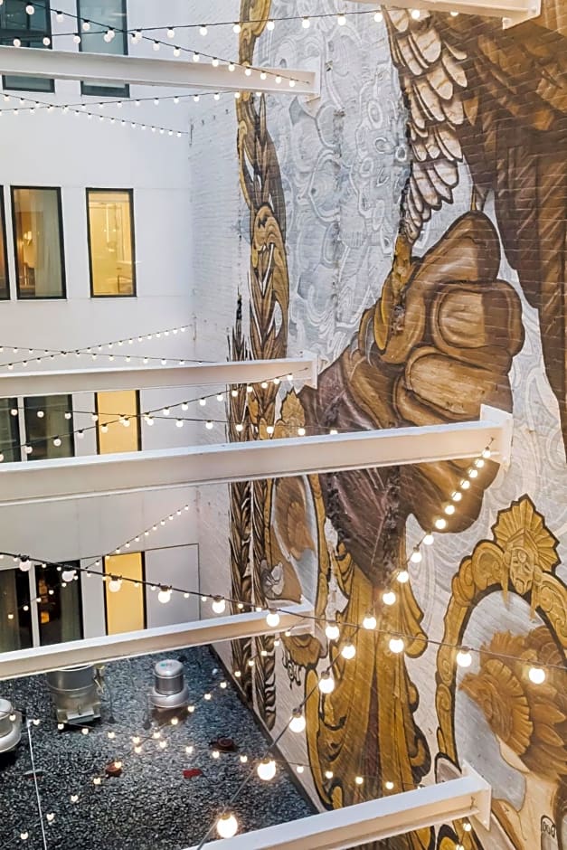 The Peregrine Omaha Downtown Curio Collection By Hilton