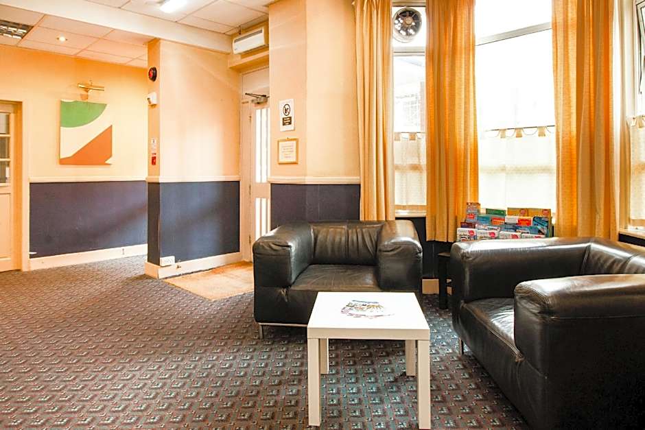 OYO Flagship Cardiff Central