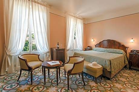 King Room with Lake View