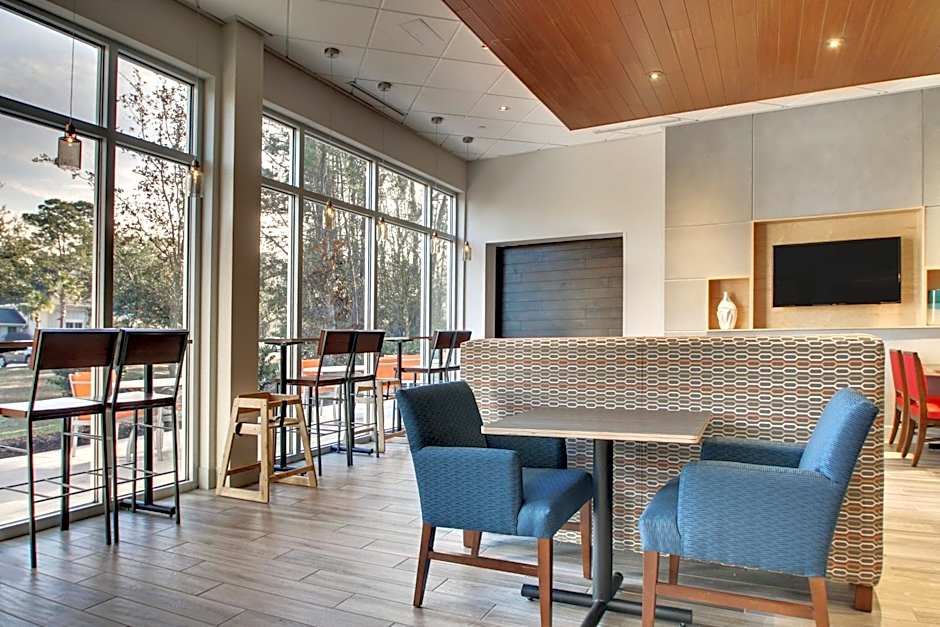 Holiday Inn Express & Suites Charleston NE Mt Pleasant US17 By IHG