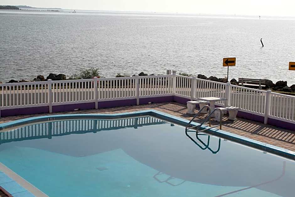 Beach Front Motel Cedar Key