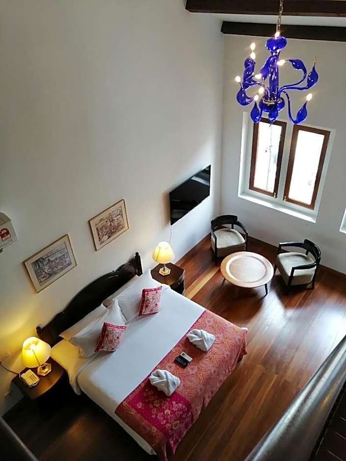 Heeren Straits Hotel