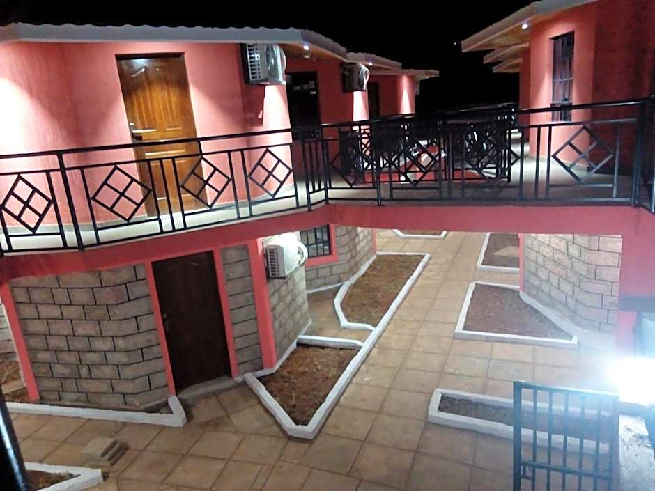 Savannah Paradise Hotel