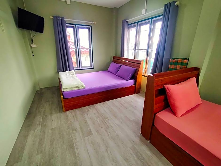 Tonkong Guesthouse & Restaurant