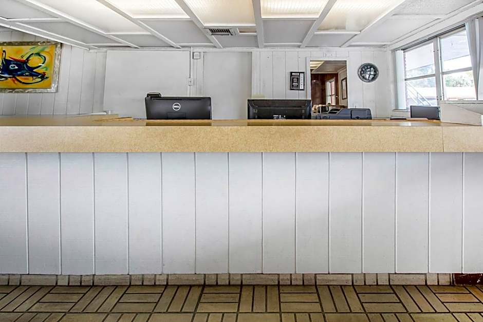 Rodeway Inn & Suites Winter Haven Chain of Lakes