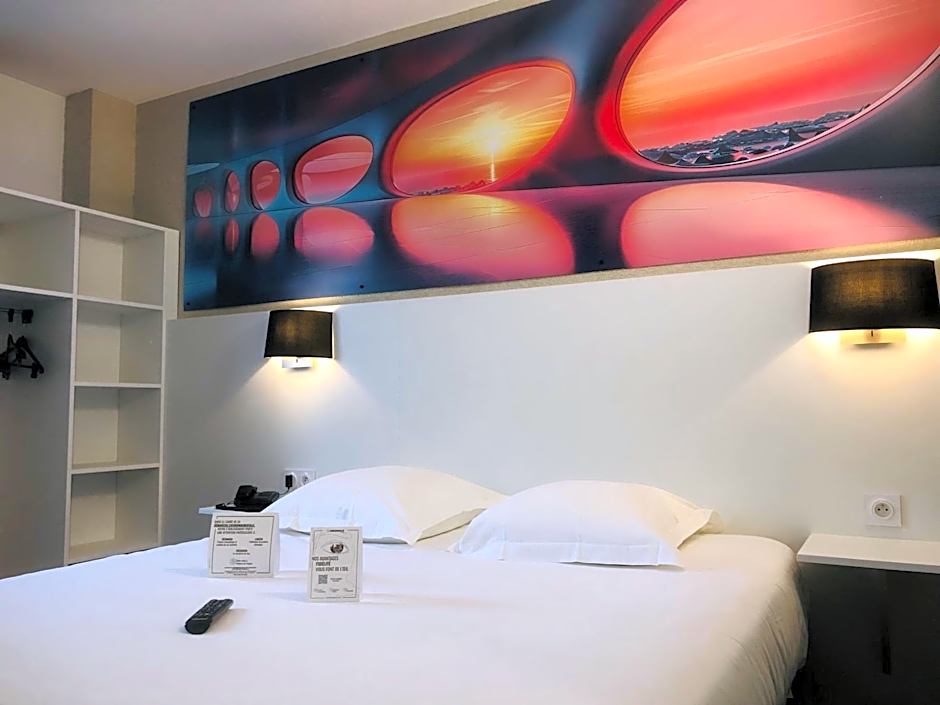 Hotel The Originals Bernay Acropole