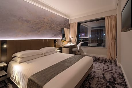 Deluxe One-Bedroom Suite with Harbourview 