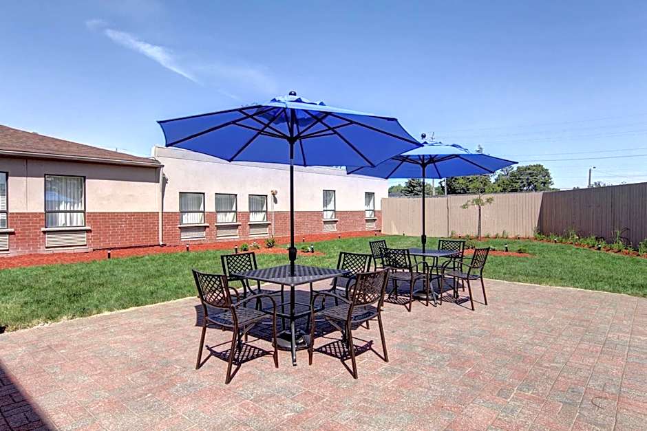 Best Western Plus Bowmanville