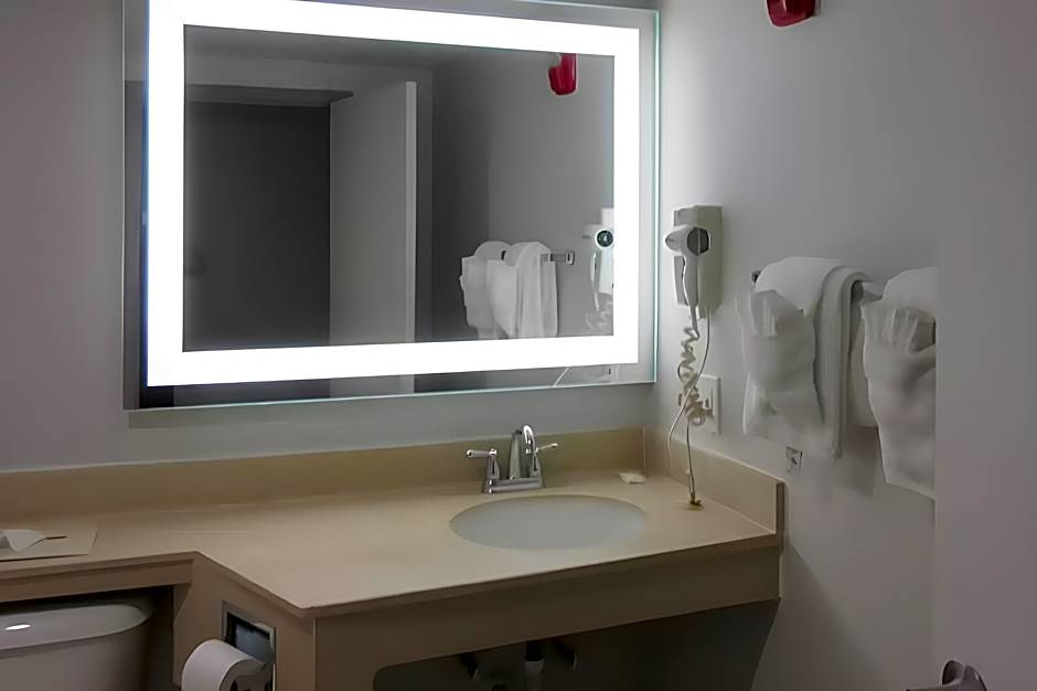 Suburban Studios, Kearney