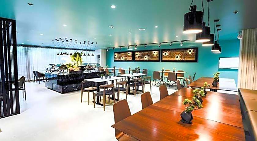 Avior Hotel