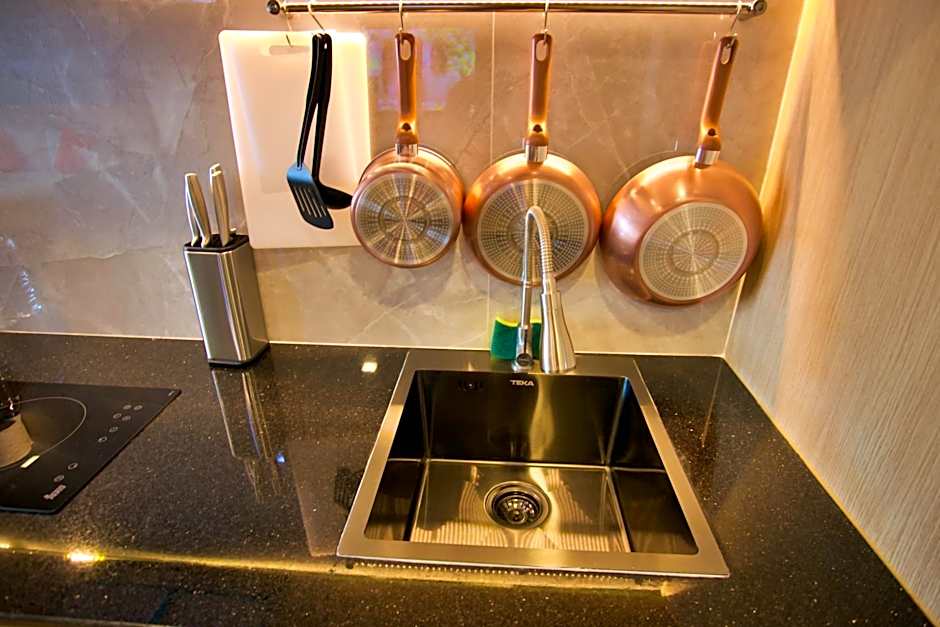 Platinum Hotel and Apartments