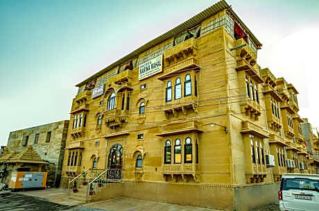 Hotel Marina Mahal