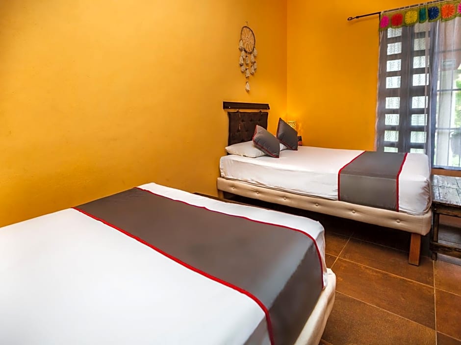 Casa Aluxes Hotel