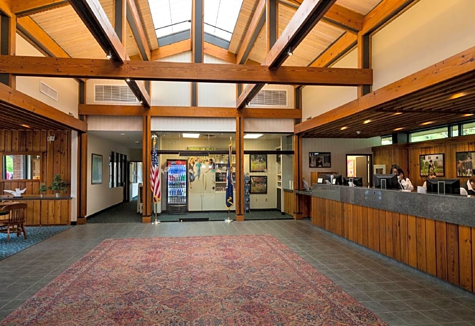 Williamsburg Woodlands Hotel & Suites, an official Colonial Williamsburg Hotel
