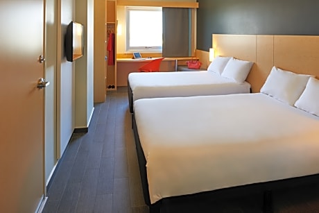 Standard Room with twin double beds