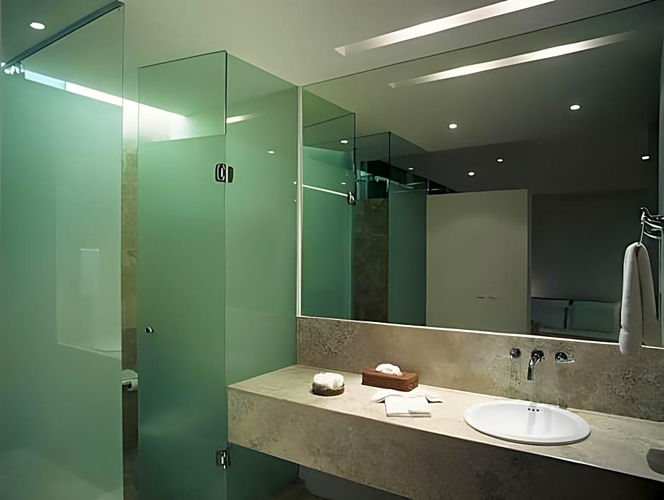 Lombardo Suites