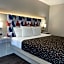 Days Inn & Suites by Wyndham Peachtree Corners/Norcross