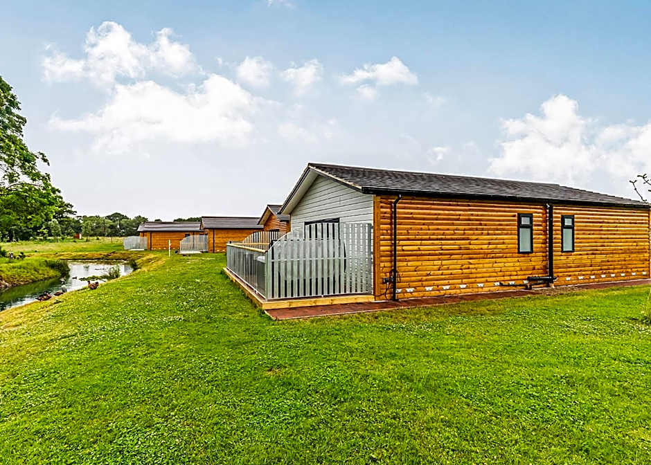 Flaxton Meadows Luxury Lodges