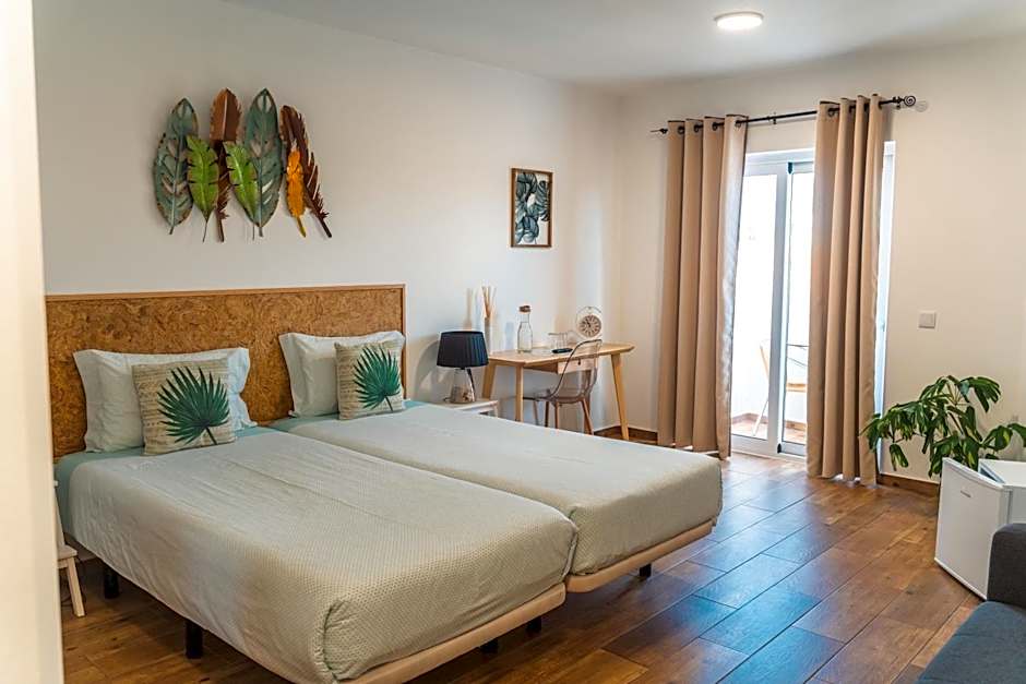 Sagres Sun Stay - Surf Camp & Hostel