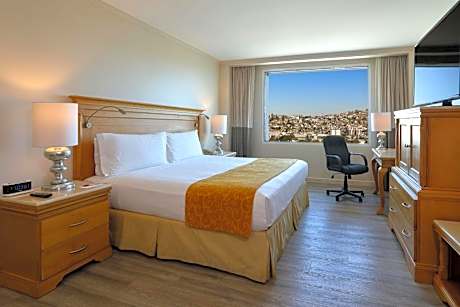Club Room City View, 1 King Bed