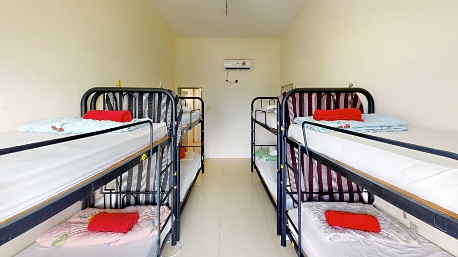 Monkey Mansion Putra Majestik