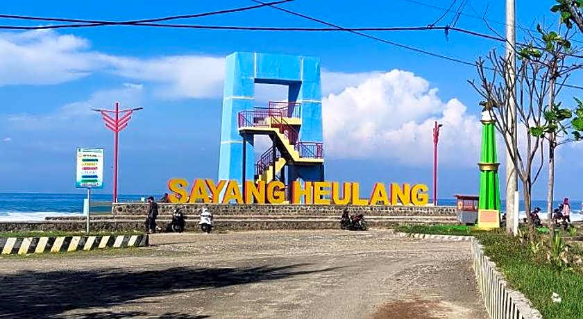 Penginapan Karanglaut Sayangheulang