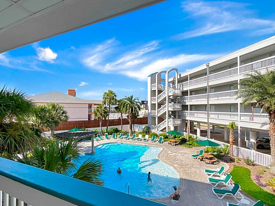 Cozy Galveston Beach Front Condo