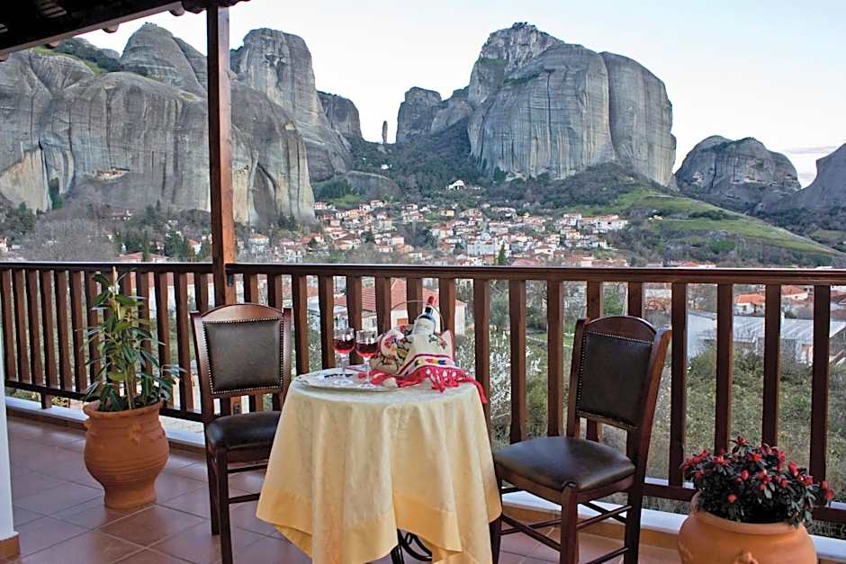 Hotel Doupiani House