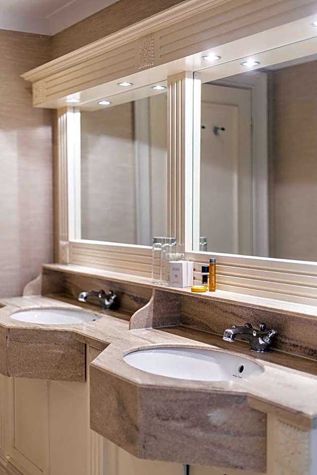 Angel and Royal Hotel