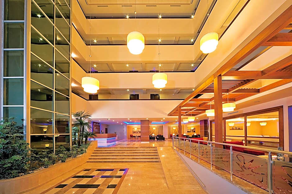 Mom Hotel