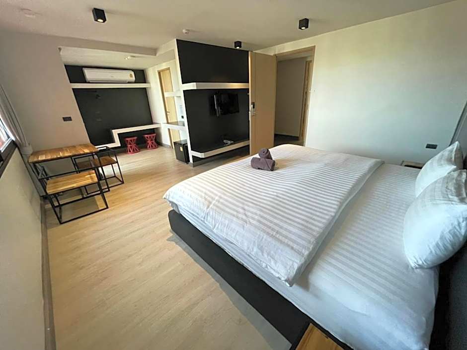 PRIME TOWN - Posh & Port Hotel PHUKET