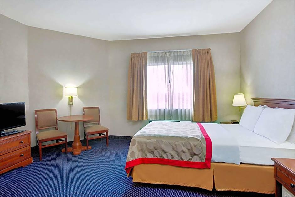 Ramada by Wyndham Hawthorne/LAX
