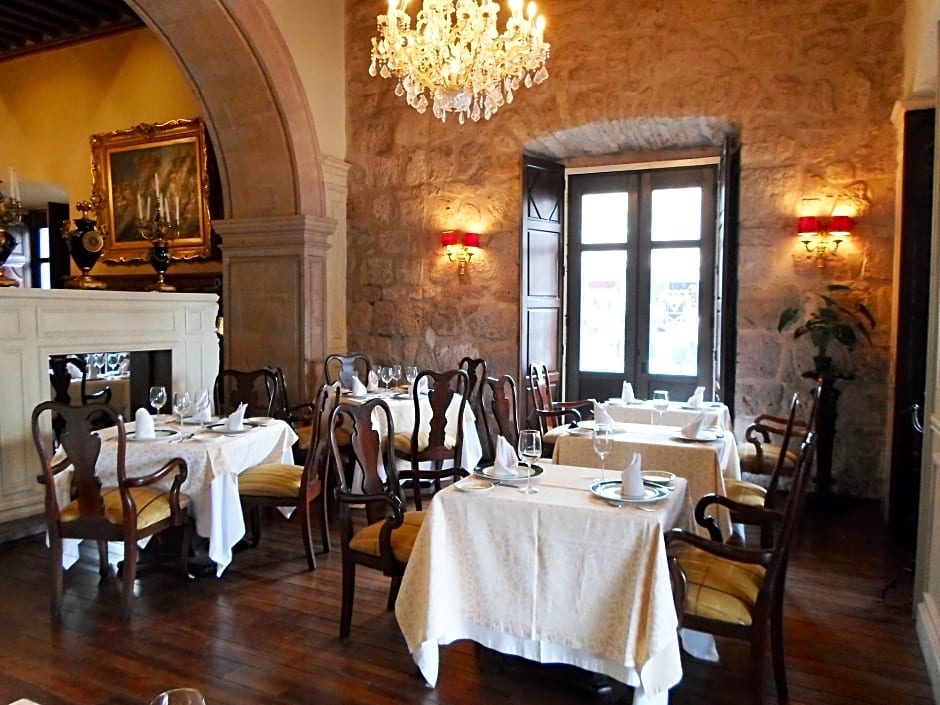 Hotel Virrey De Mendoza