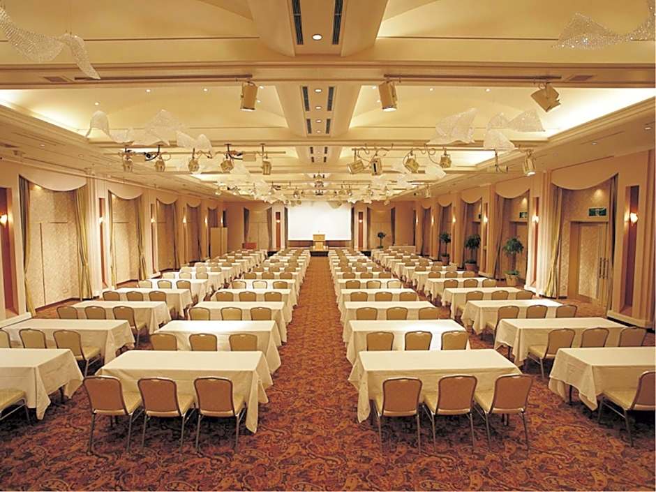 The Crown Palais New Hankyu Kochi