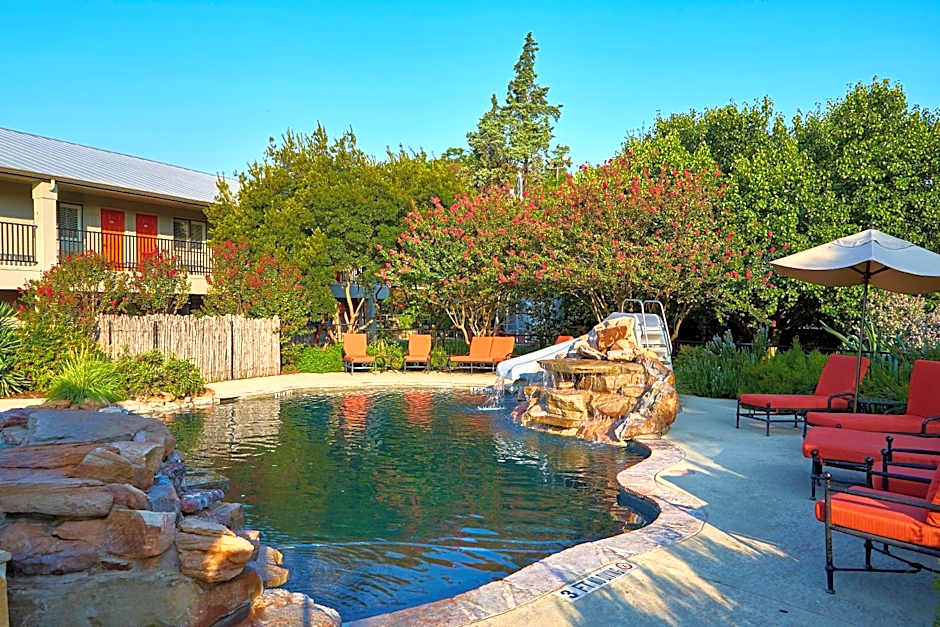 Fredericksburg Inn And Suites