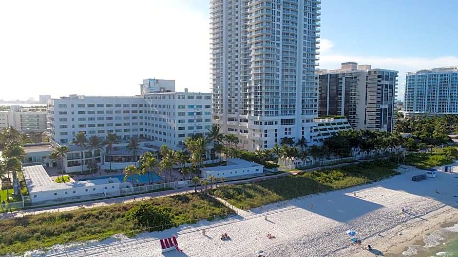 Deluxe Studios and Apartments at the Casablanca