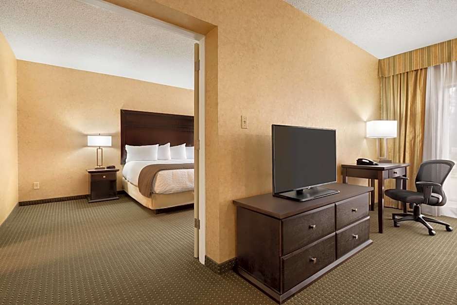 Days Inn & Conference Centre by Wyndham Cranbrook